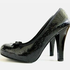 Marc by Marc Jacobs Patent Heel w/bow size 38.5/8.5